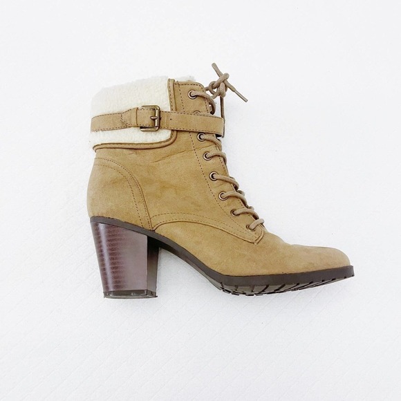 Unisa Zippered Heel Boot Faux Fur Trim Wheat SZ8 - Picture 2 of 7